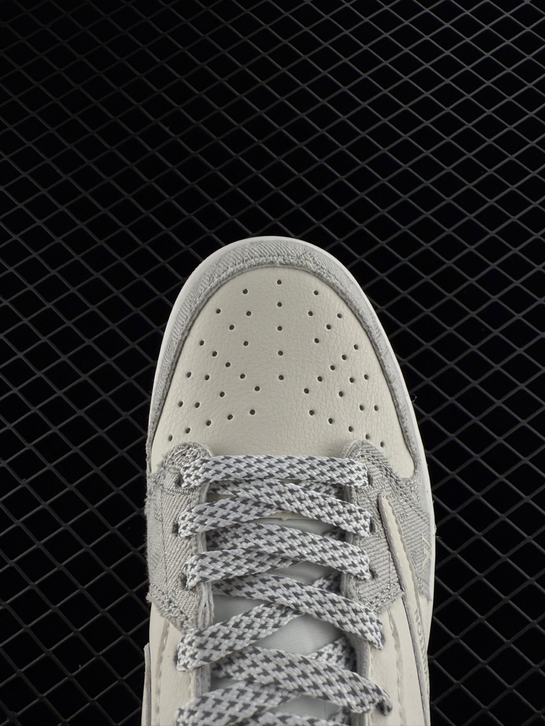 Travis Scott x Air Jordan 1 ” Reverse Mocha “